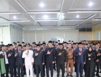 WAKIL BUPATI MURATARA LANTIK PEJABAT DAN PNS LULUSAN IPDN